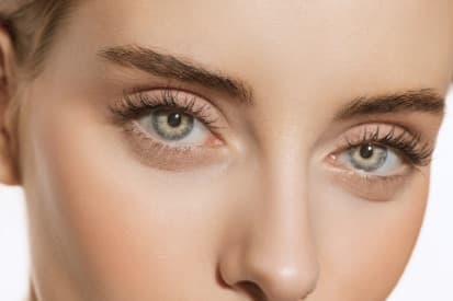 pinnacleskin.com /treatments/eyelid-surgery Carousel 1 Image 1
