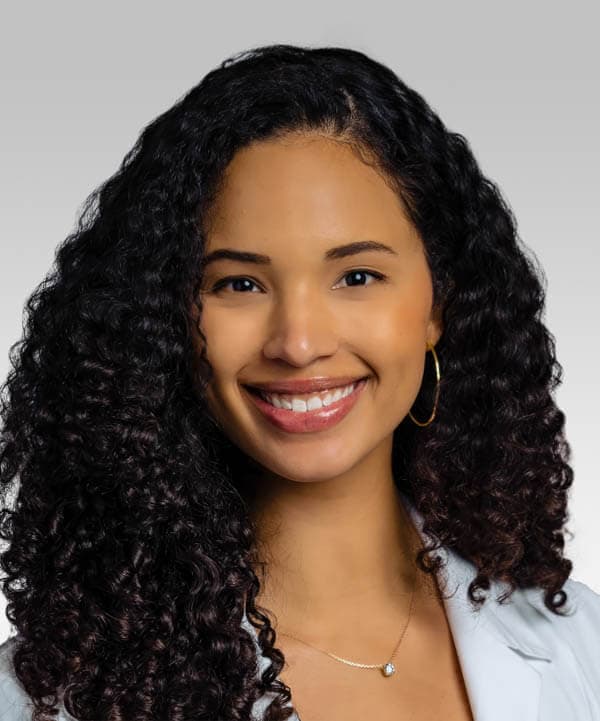Chelsea St Claire Headshot
