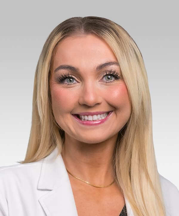 Amy Golaszewski Headshot
