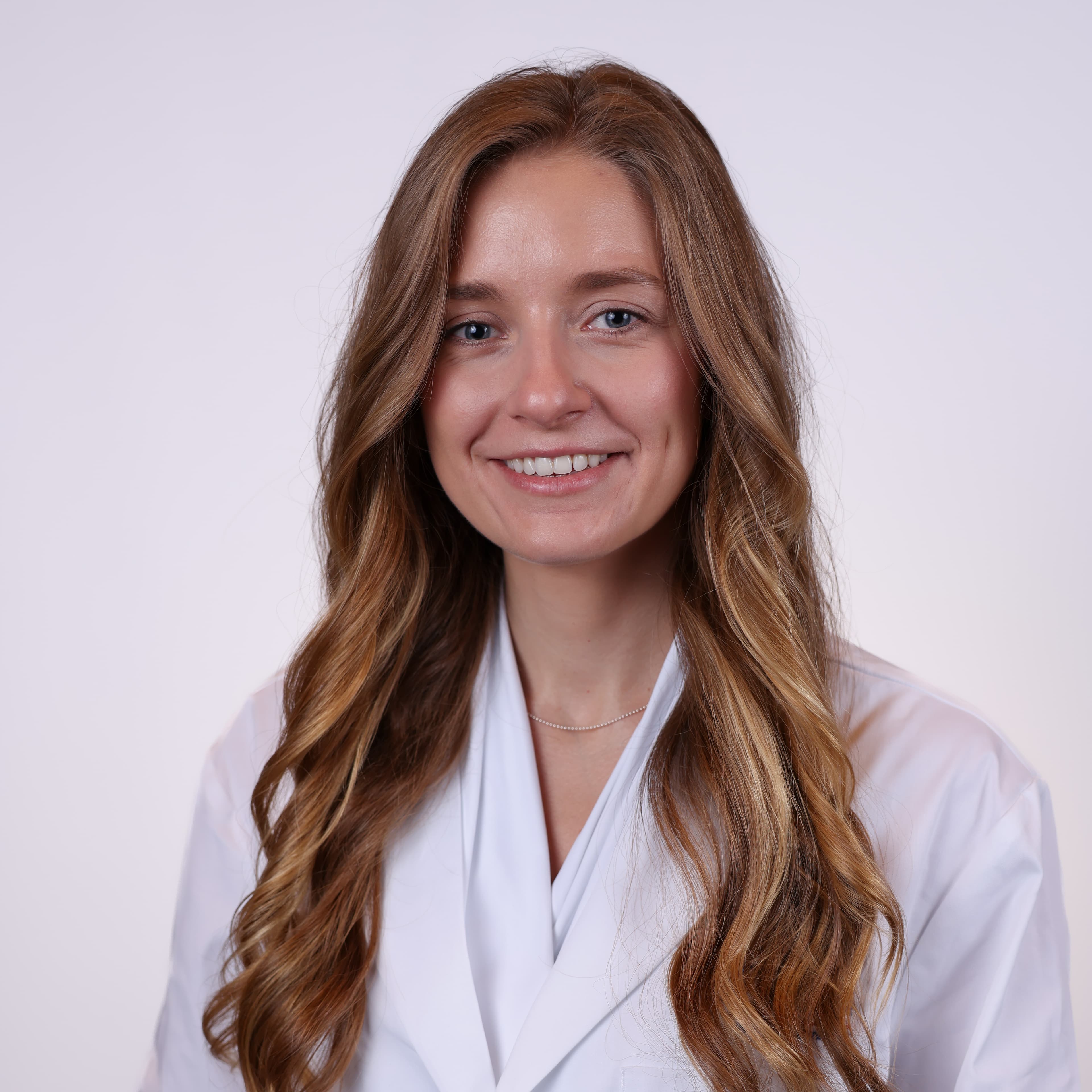 Madeline Carlson Headshot