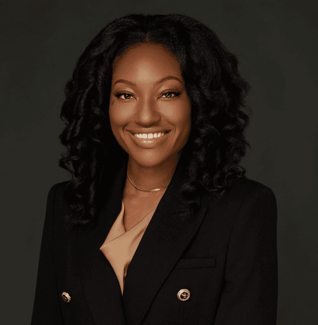 Amanda Onalaja-Underwood Headshot