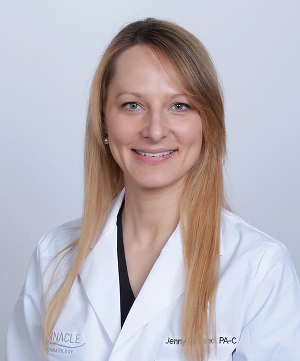 Jennifer Ruhland Headshot
