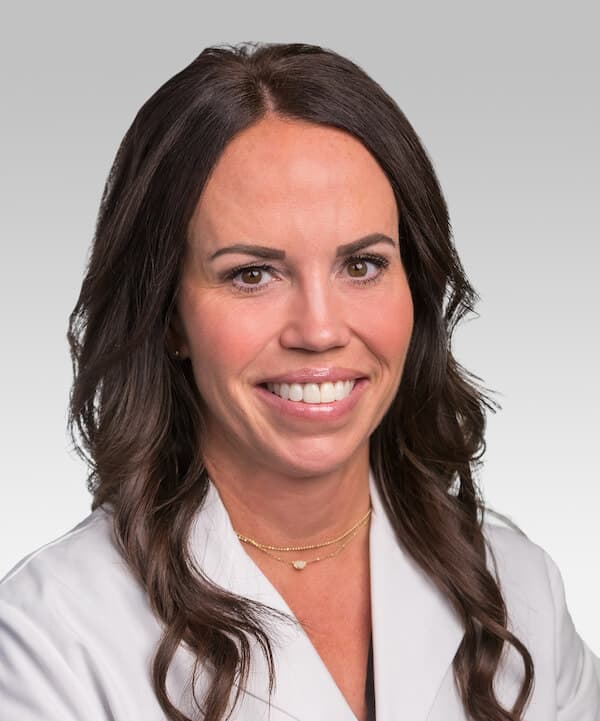 Leann Dyer Headshot