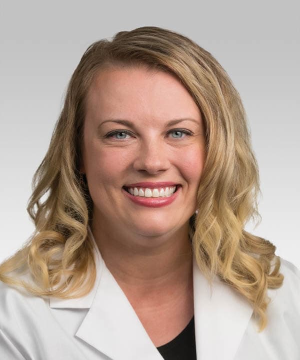 Lindsey Grady Headshot