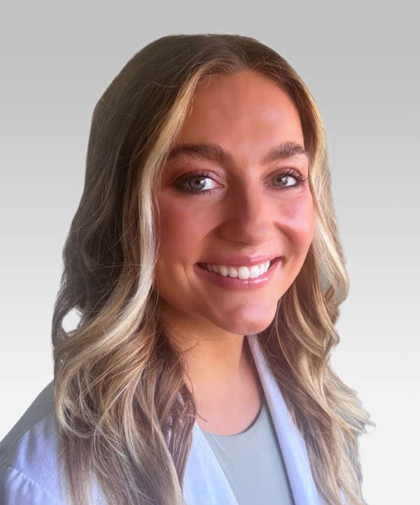 Nina Pelsi Headshot