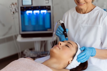 woman-getting-hydrafacial