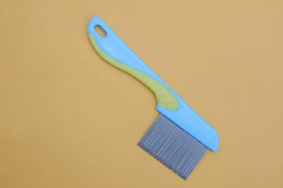 head-lice-brush