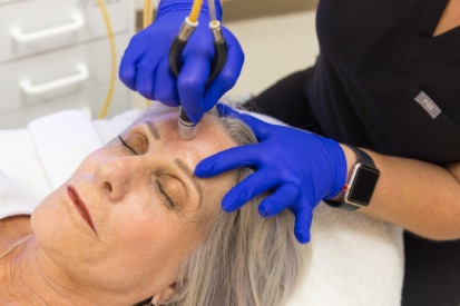 woman-getting-hydrafacial